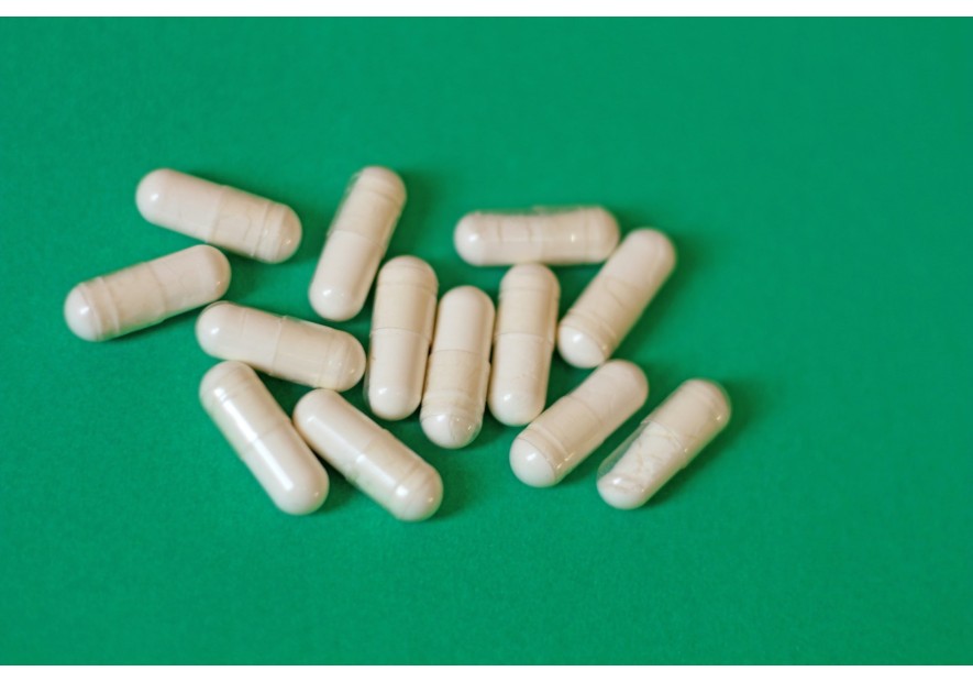 Antibiotiques falsifiés : Garantissez votre traitement avec une analyse fiable